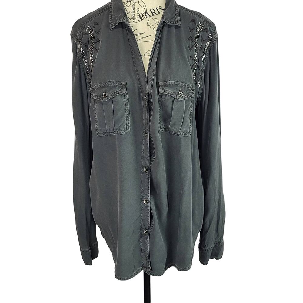 Rock & Republic Beaded and Embroidered Button Up Long Sleeve 2 Pocket Shirt